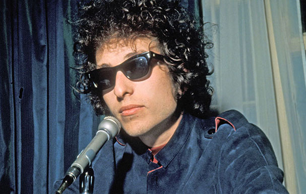 In April 1966 a group of South Australian journalists tried to interview Bob Dylan, listen here.