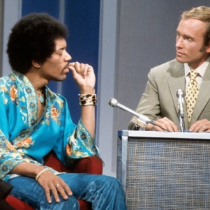 A very tired looking Jimi Hendrix interviews on The Dick Cavett Show