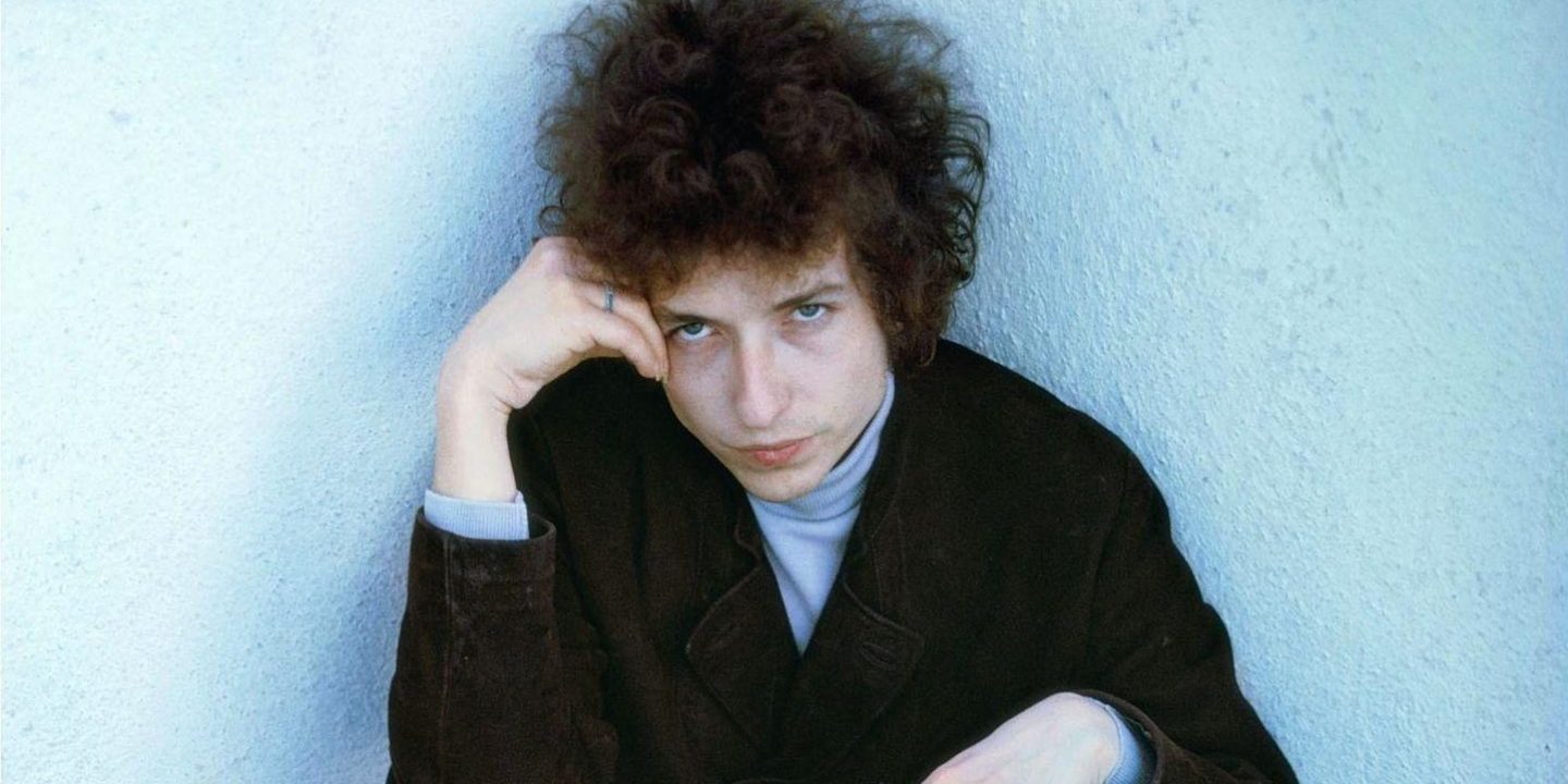 Listen to Bob Dylan take calls from listeners on Radio
