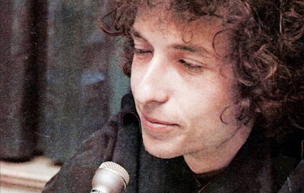 In April 1966 a group of South Australian journalists tried to interview Bob Dylan, listen here.